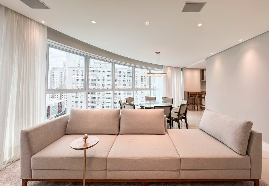 Apartamento de 4 quartos com 2 suítes e 132 m² em Bal. Camboriú