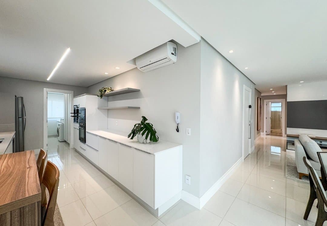 Apartamento de 4 quartos com 2 suítes e 132 m² em Bal. Camboriú
