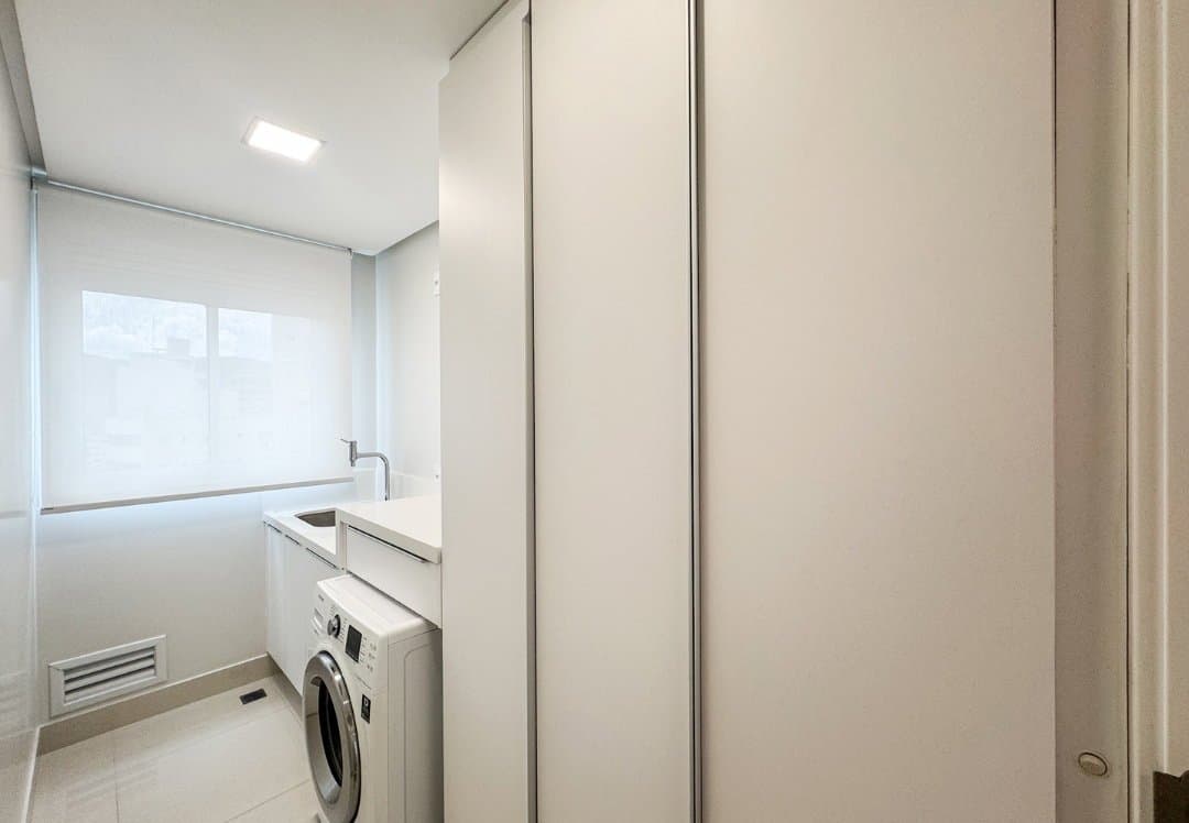 Apartamento de 4 quartos com 2 suítes e 132 m² em Bal. Camboriú