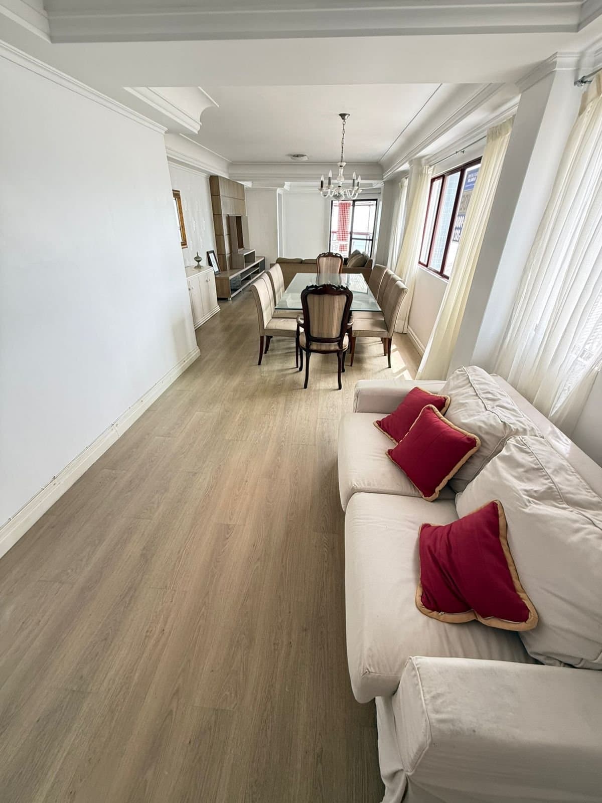 Apartamento de 3 quartos com 3 suítes e 179 m² em Bal. Camboriú