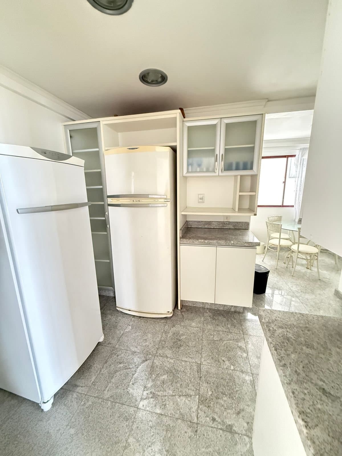 Apartamento de 3 quartos com 3 suítes e 179 m² em Bal. Camboriú