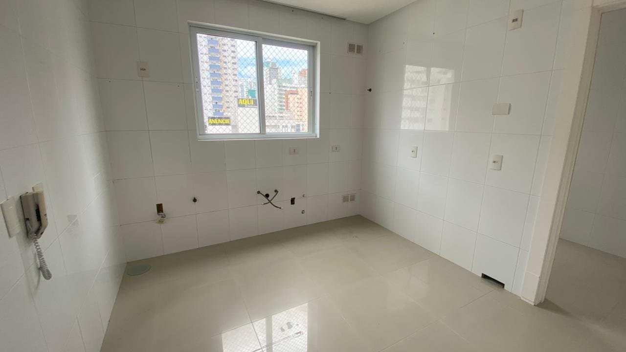 Apartamento de 3 quartos com 1 suíte e 139 m² em Bal. Camboriú