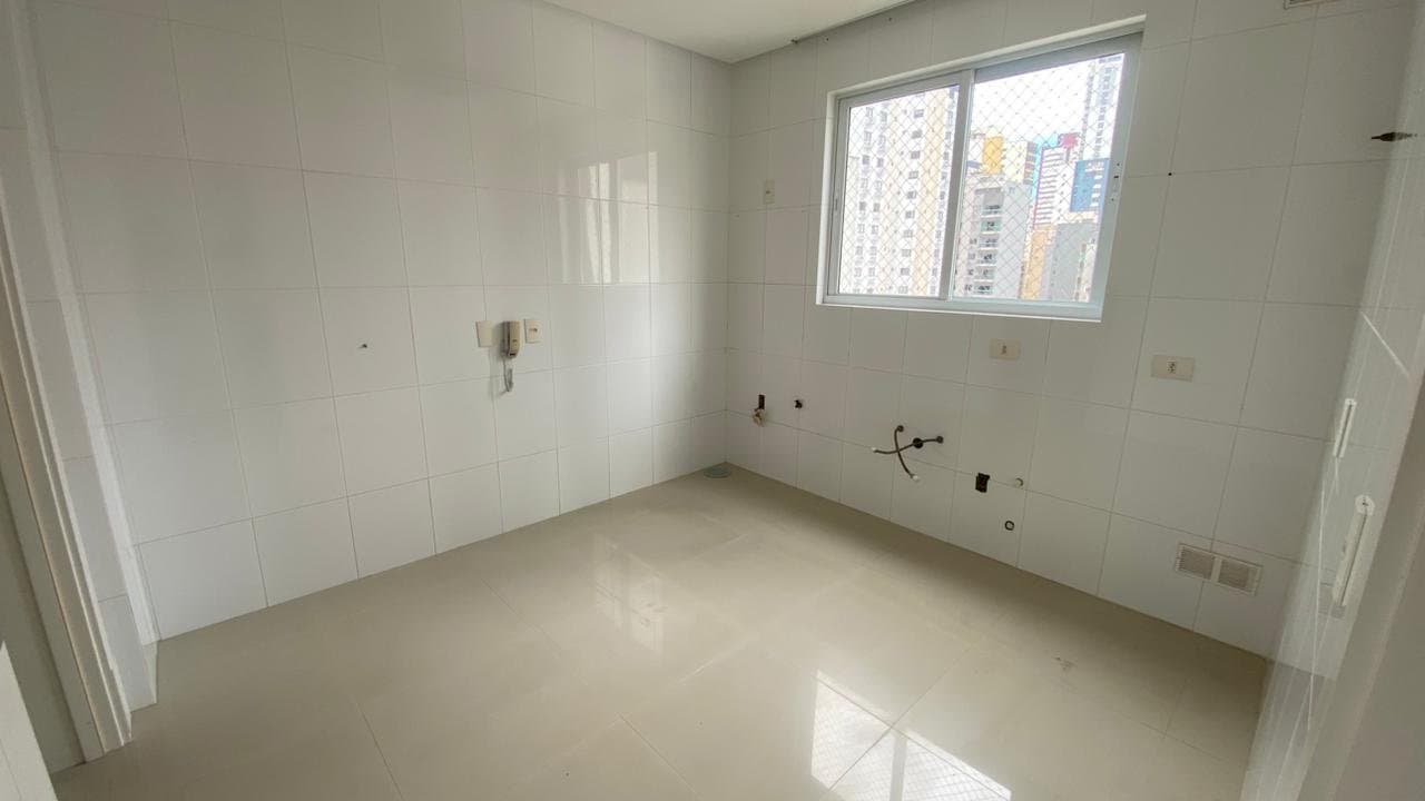 Apartamento de 3 quartos com 1 suíte e 139 m² em Bal. Camboriú