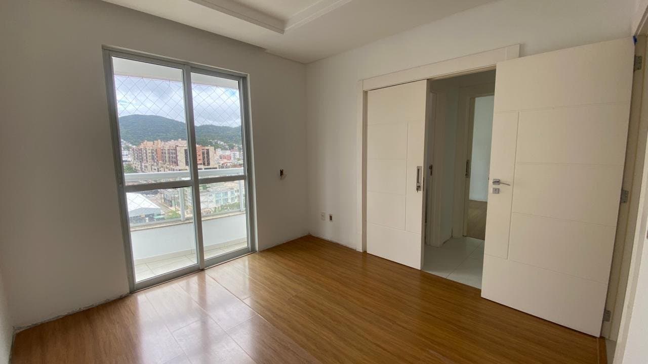 Apartamento de 3 quartos com 1 suíte e 139 m² em Bal. Camboriú