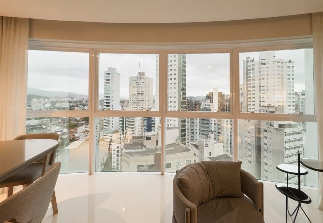 Apartamento de 3 quartos com 3 suítes e 139 m² em Bal. Camboriú