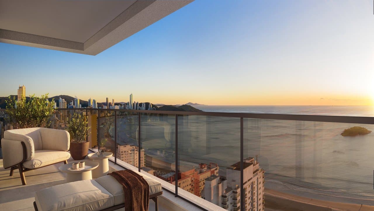 Apartamento de 4 quartos com 4 suítes e 225 m² em Bal. Camboriú