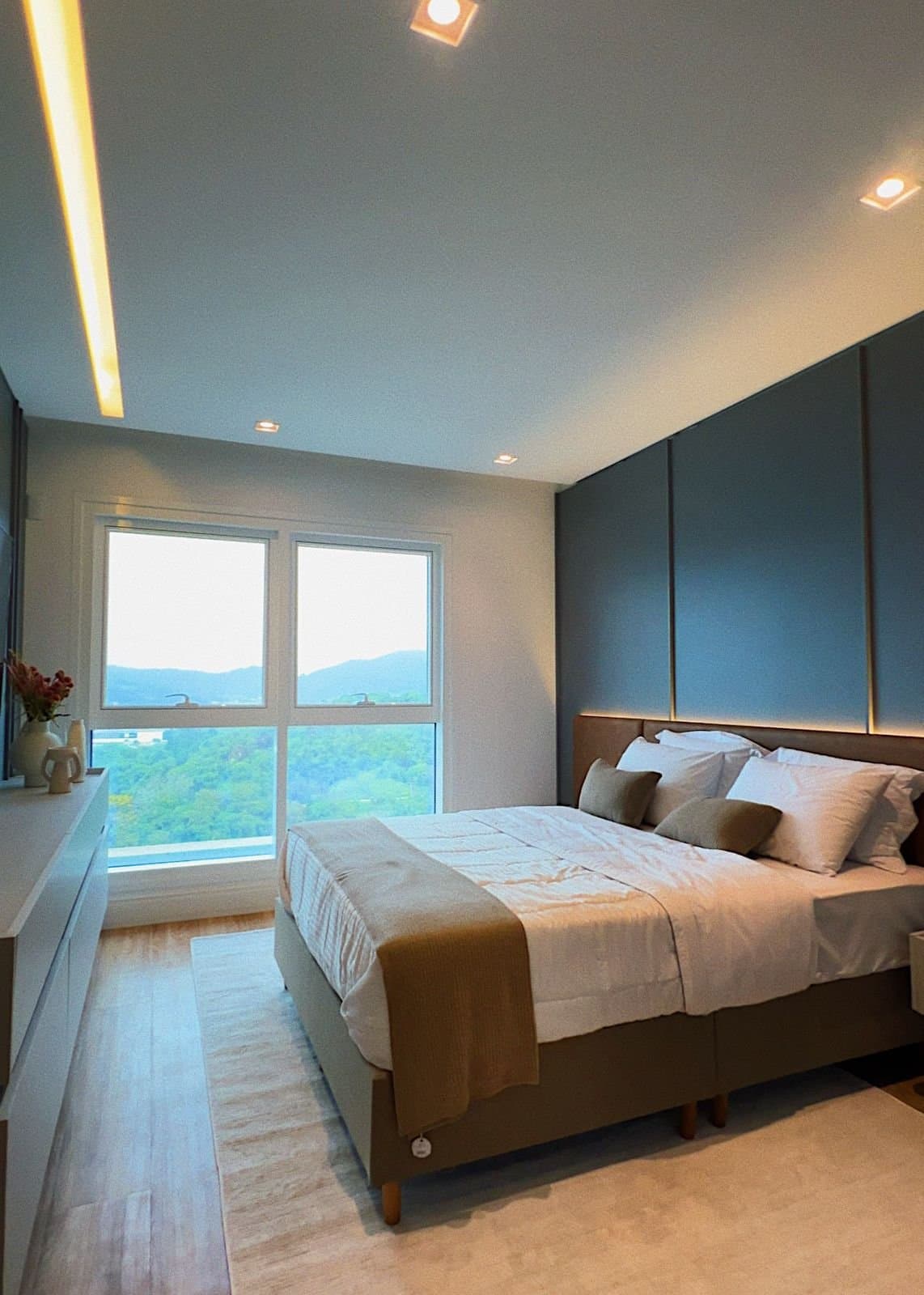 Apartamento de 3 quartos com 3 suítes e 182 m² em Bal. Camboriú
