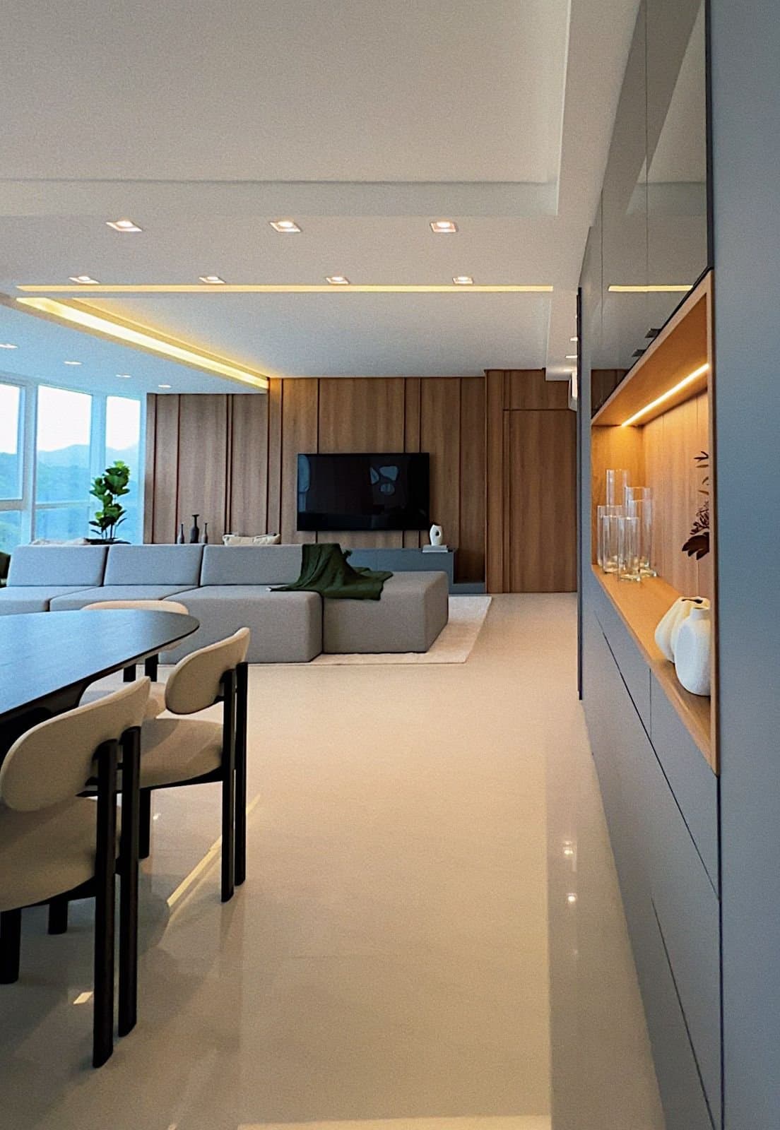 Apartamento de 3 quartos com 3 suítes e 182 m² em Bal. Camboriú