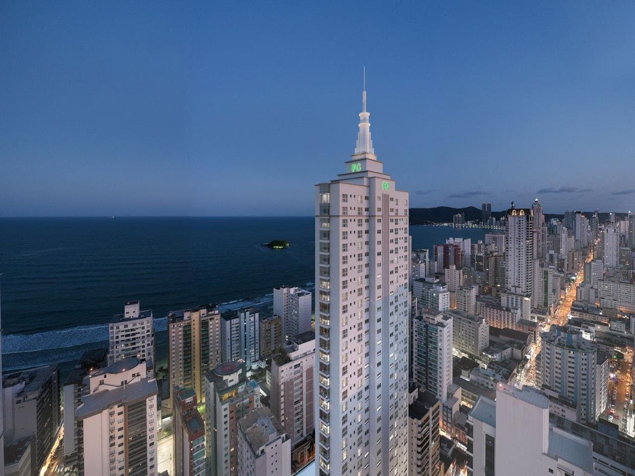 Apartamento de 4 quartos com 4 suítes e 301 m² em Bal. Camboriú
