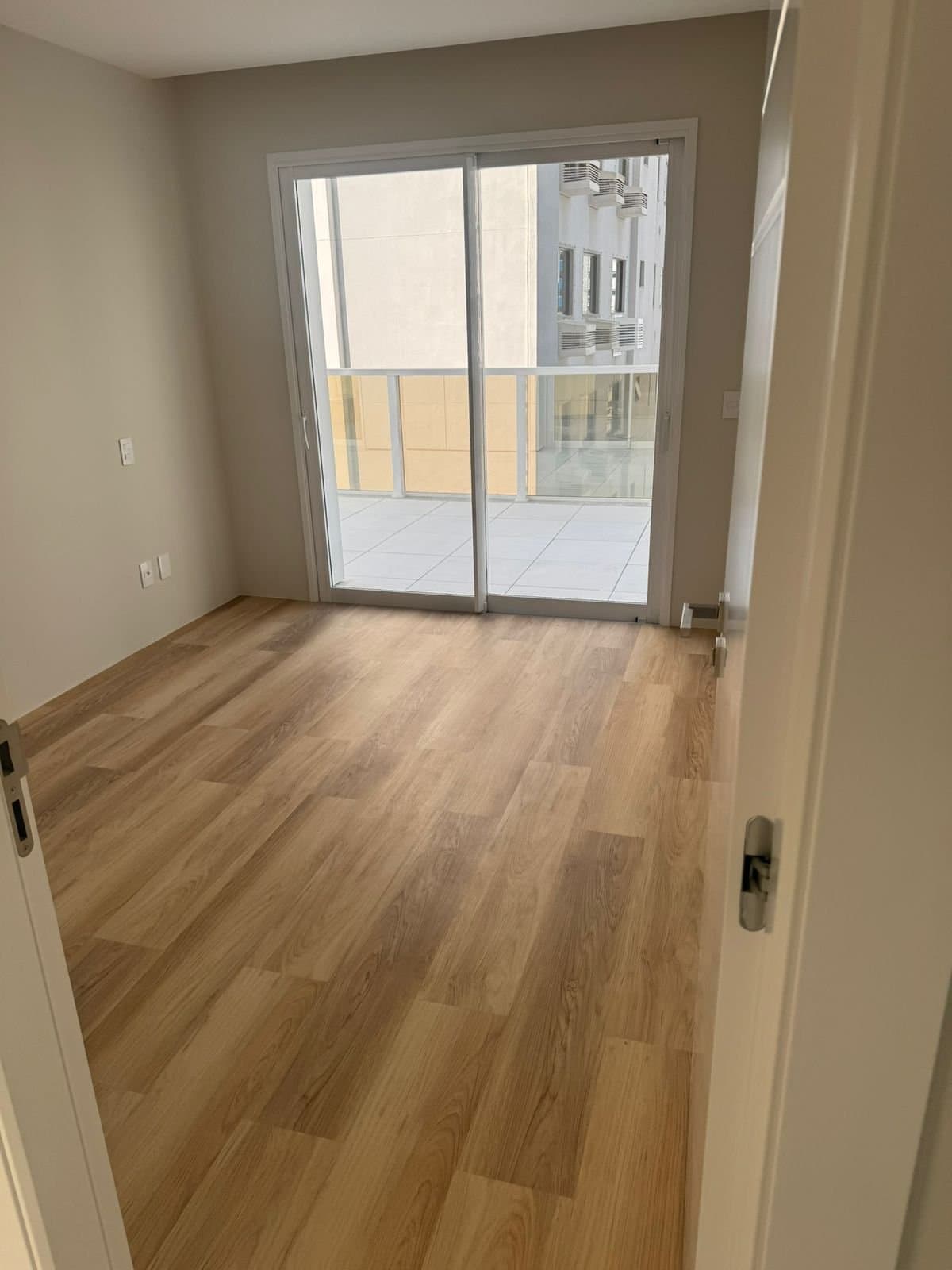 Apartamento de 4 quartos com 4 suítes e 301 m² em Bal. Camboriú