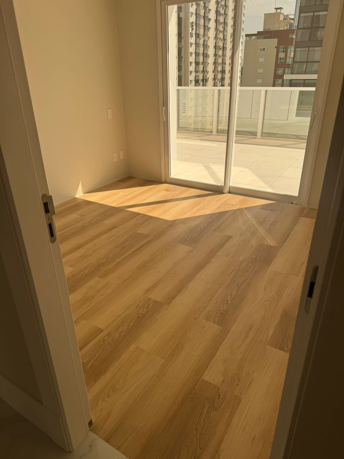 Apartamento de 4 quartos com 4 suítes e 301 m² em Bal. Camboriú