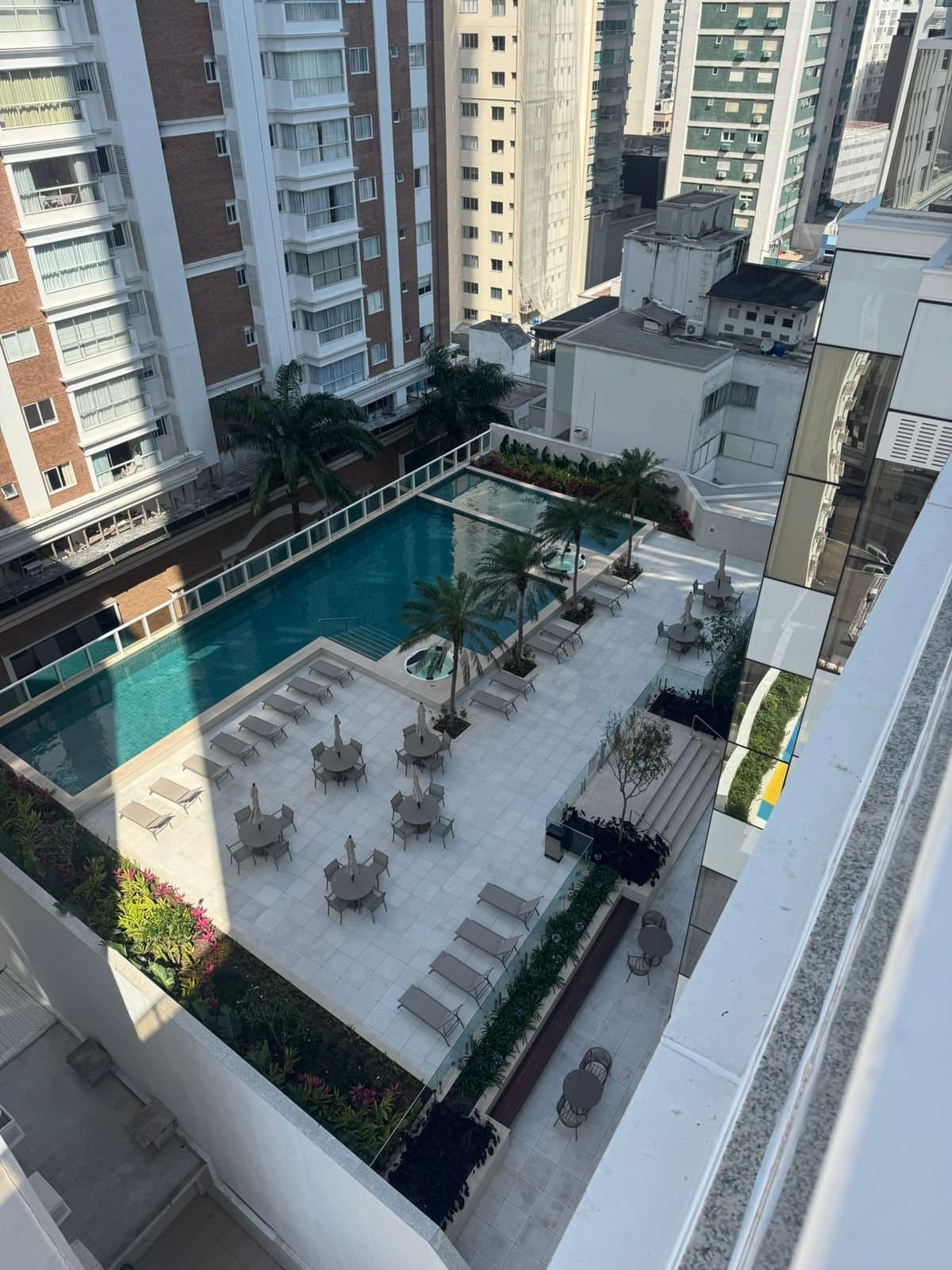Apartamento de 4 quartos com 4 suítes e 301 m² em Bal. Camboriú