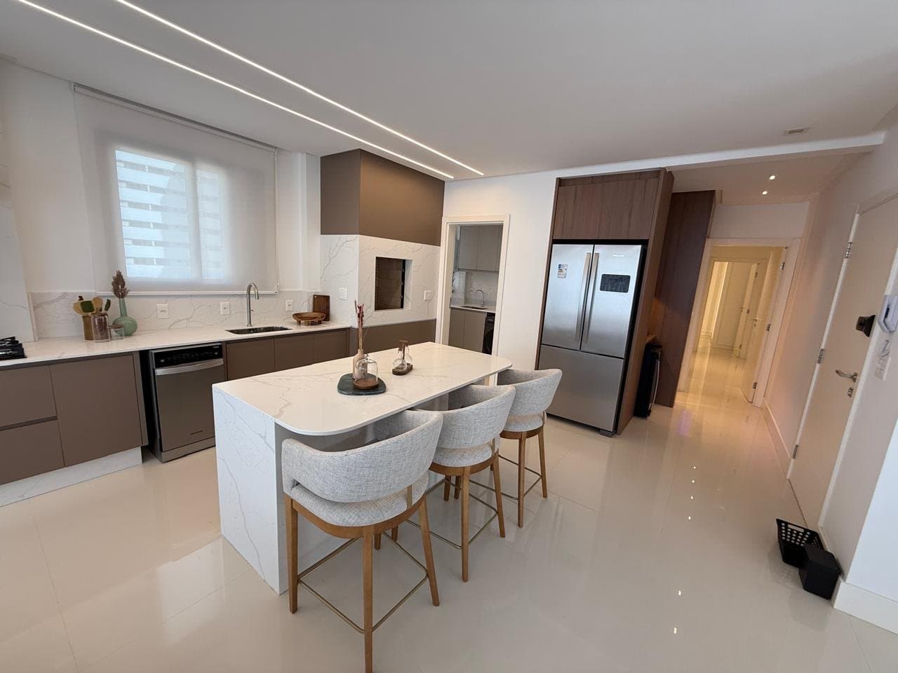 Apartamento de 3 quartos com 3 suítes e 123 m² em Bal. Camboriú