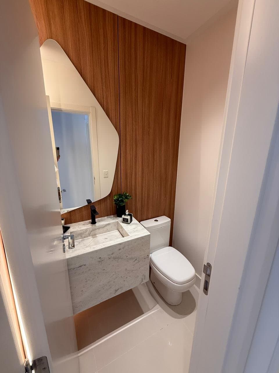 Apartamento de 3 quartos com 3 suítes e 123 m² em Bal. Camboriú