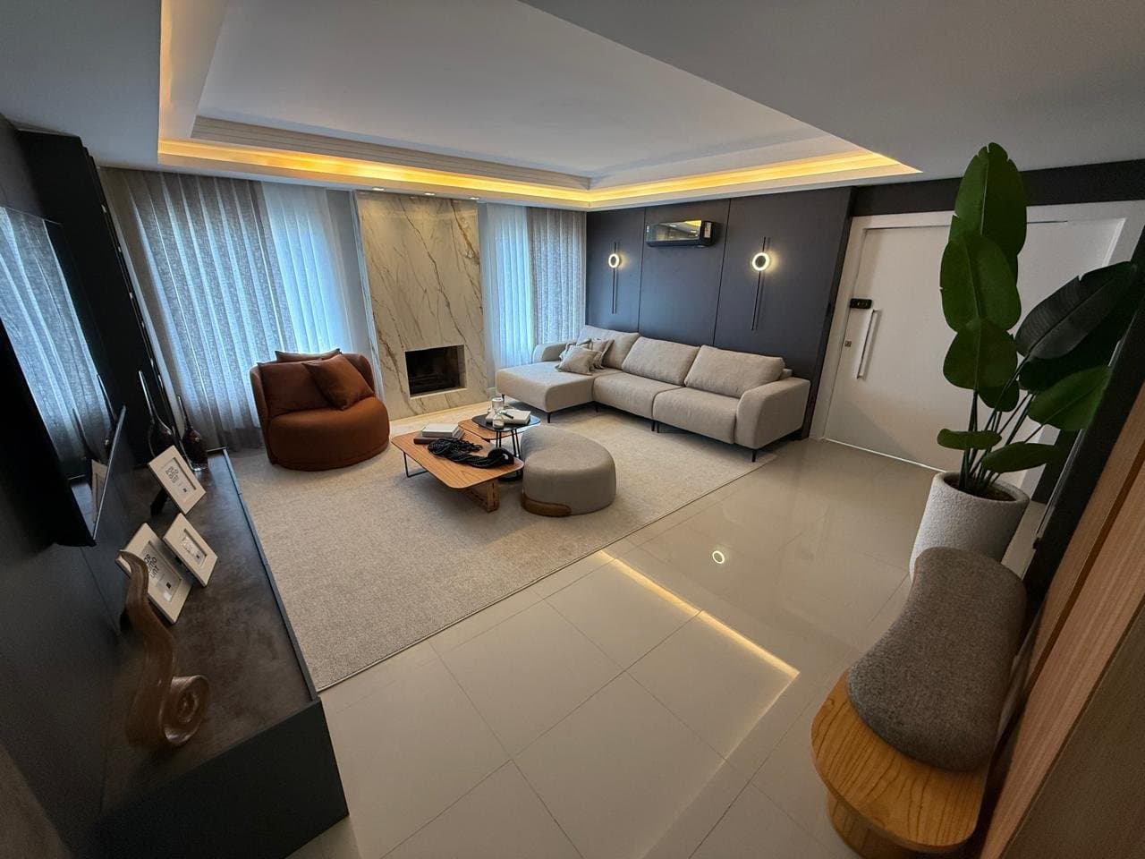 Casa de 4 quartos com 4 suítes e 378 m² em Bal. Camboriú