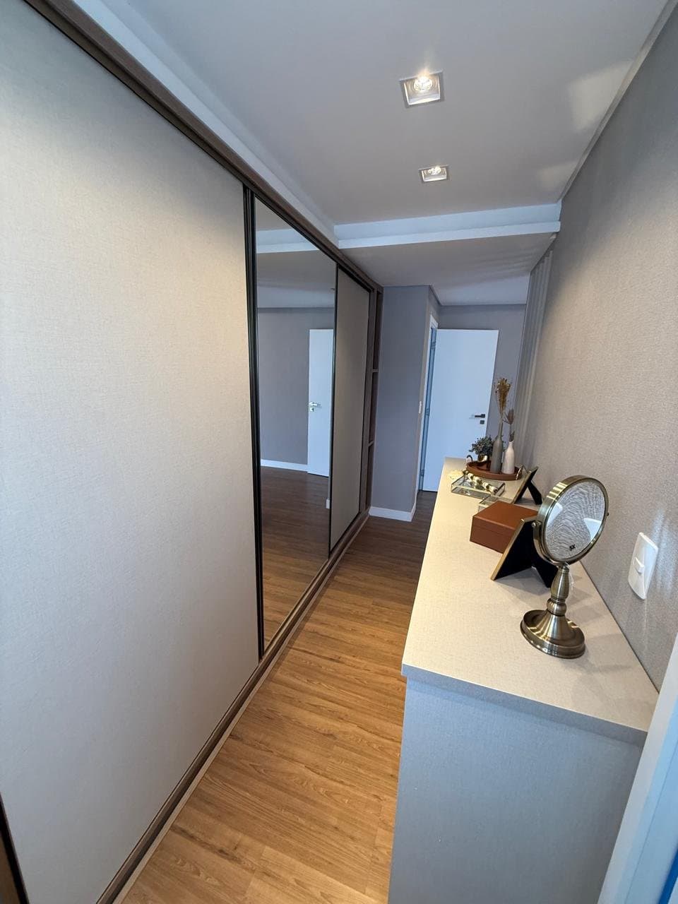 Casa de 4 quartos com 4 suítes e 378 m² em Bal. Camboriú