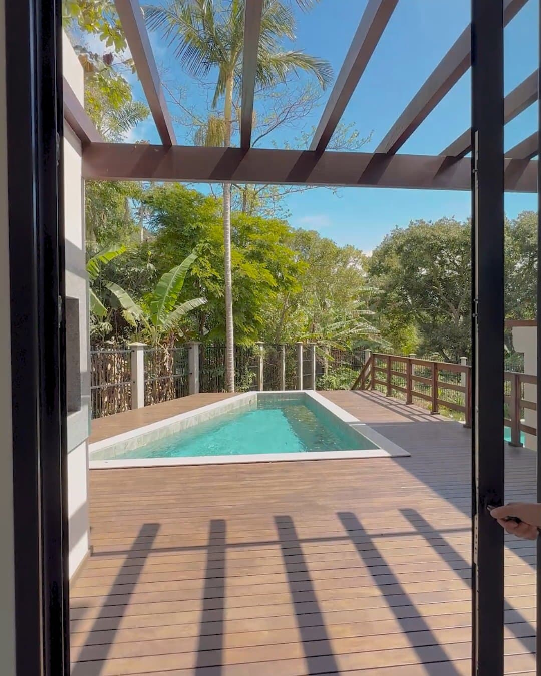 Casa de 3 quartos com 3 suítes e 339 m² em Bal. Camboriú