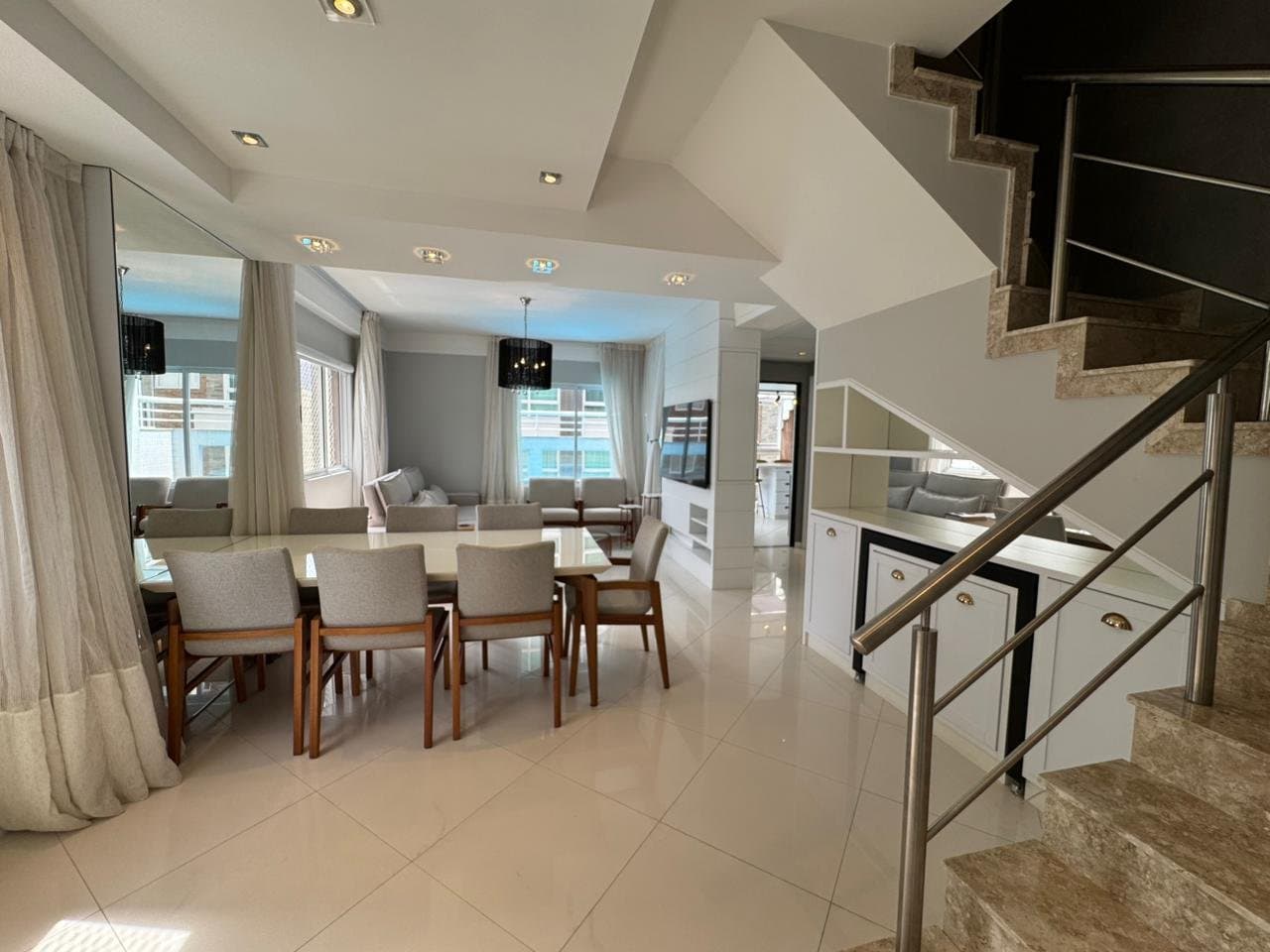Apartamento de 3 quartos com 3 suítes e 186 m² em Bal. Camboriú