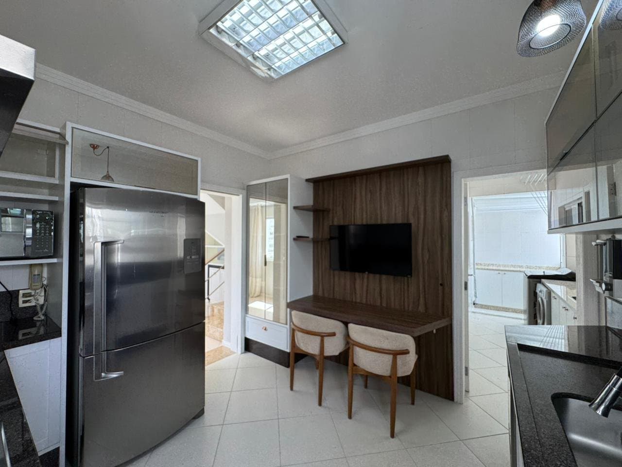 Apartamento de 3 quartos com 3 suítes e 186 m² em Bal. Camboriú