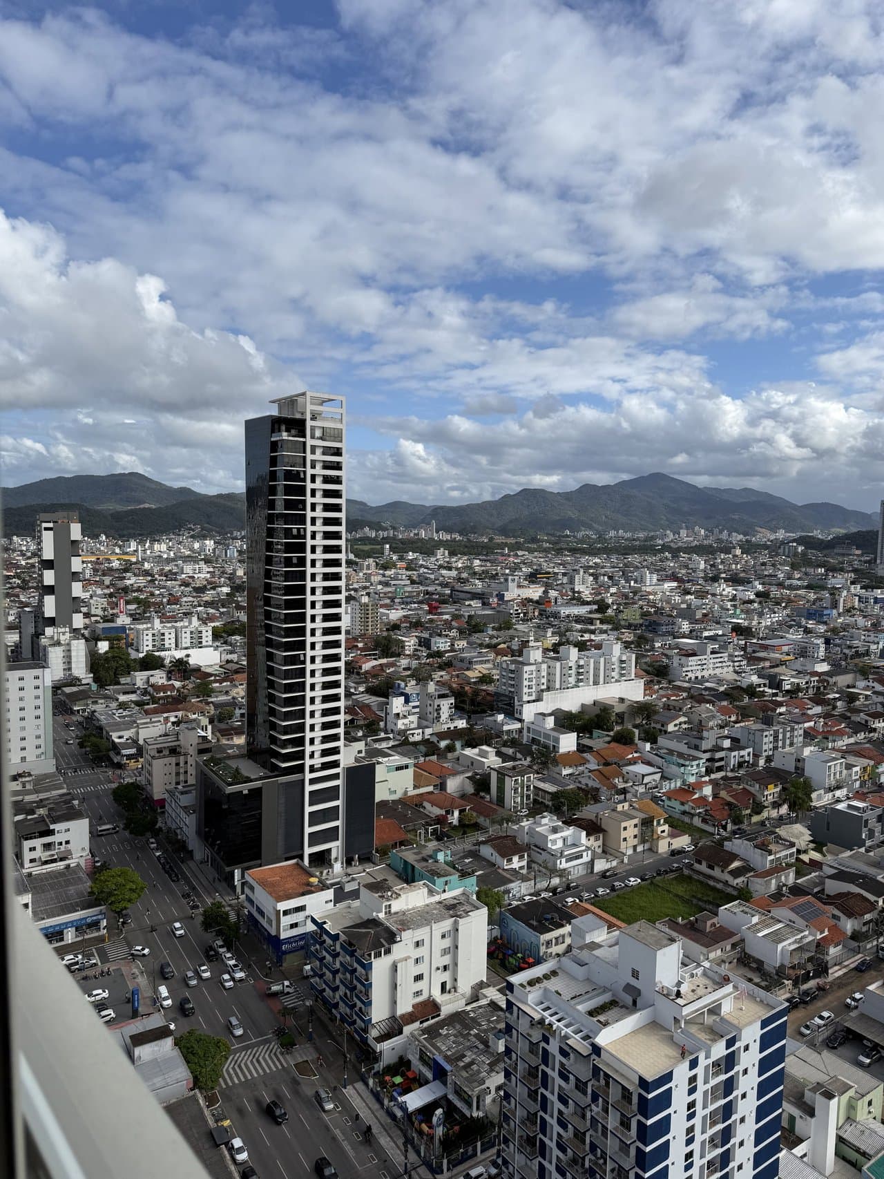 Apartamento de 4 quartos com 2 suítes e 151 m² em Bal. Camboriú