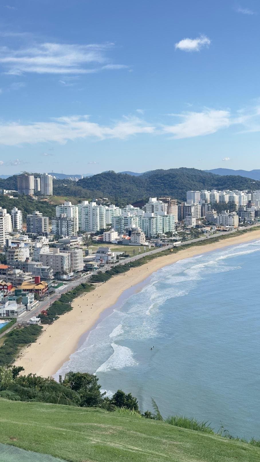 Casa de 4 quartos com 4 suítes e 375 m² em Bal. Camboriú