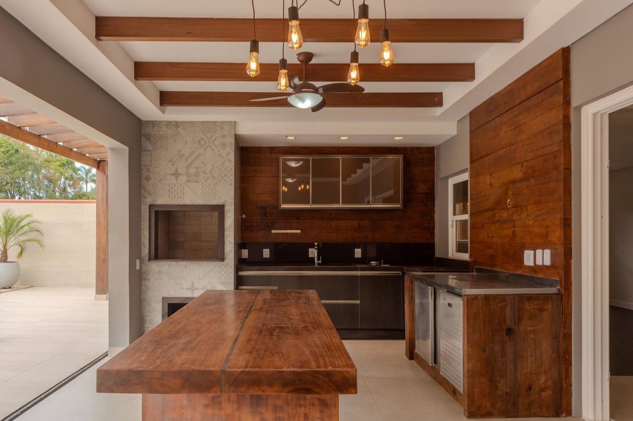 Casa de 4 quartos com 4 suítes e 375 m² em Bal. Camboriú