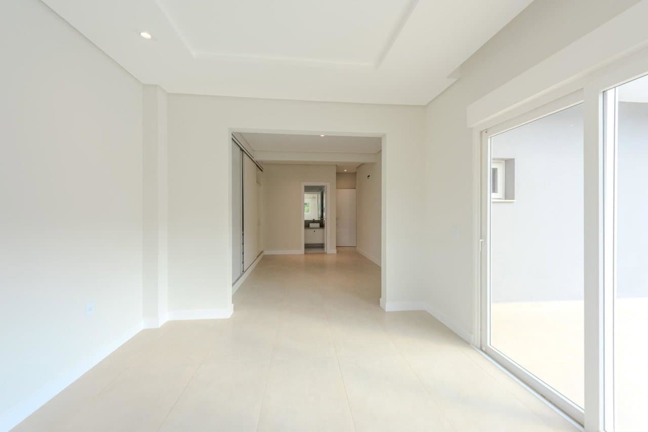 Casa de 4 quartos com 4 suítes e 375 m² em Bal. Camboriú