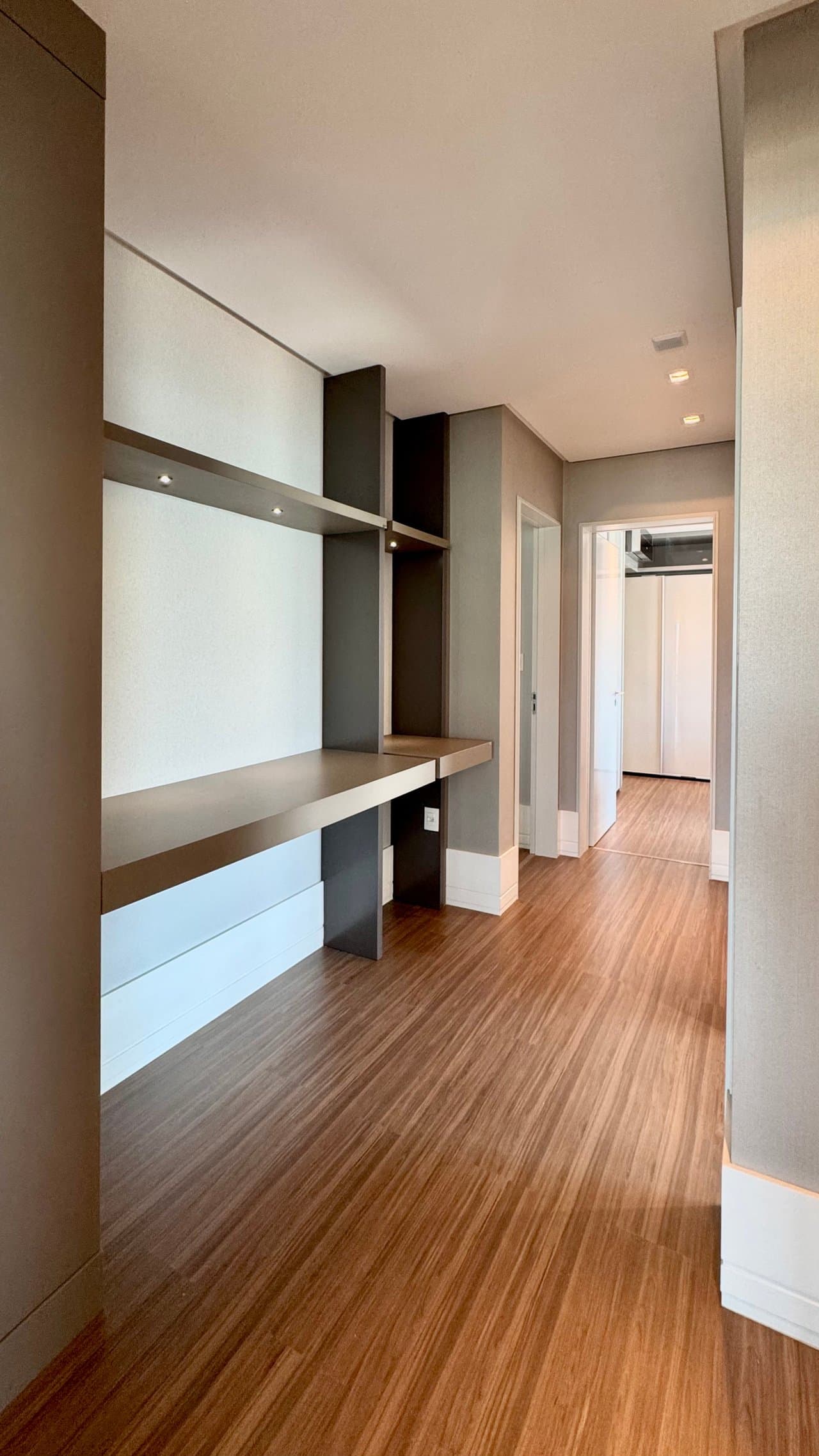 Apartamento de 3 quartos com 3 suítes e 173 m² em Bal. Camboriú