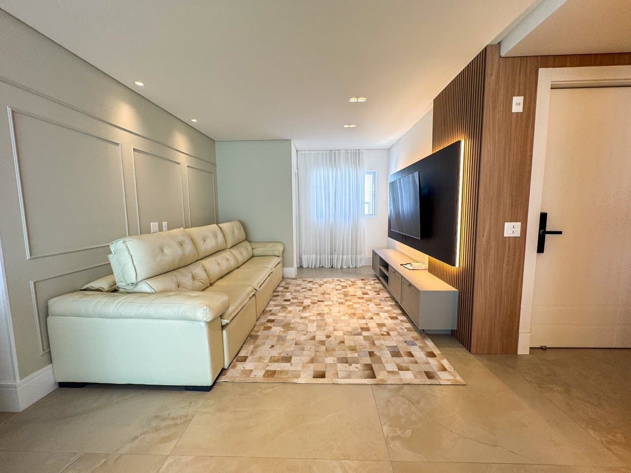Apartamento de 3 quartos com 3 suítes e 131 m² em Bal. Camboriú