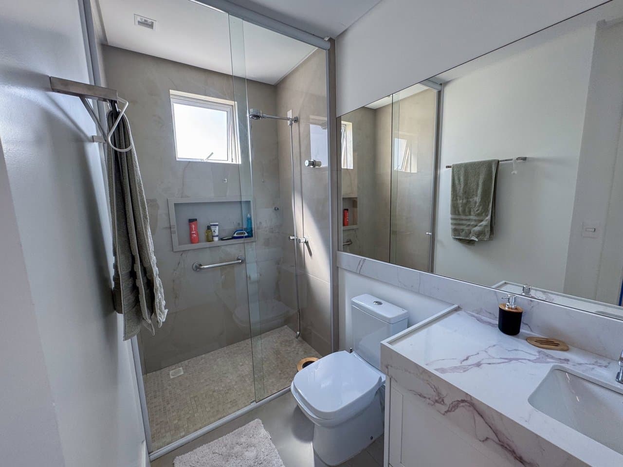 Apartamento de 3 quartos com 3 suítes e 131 m² em Bal. Camboriú
