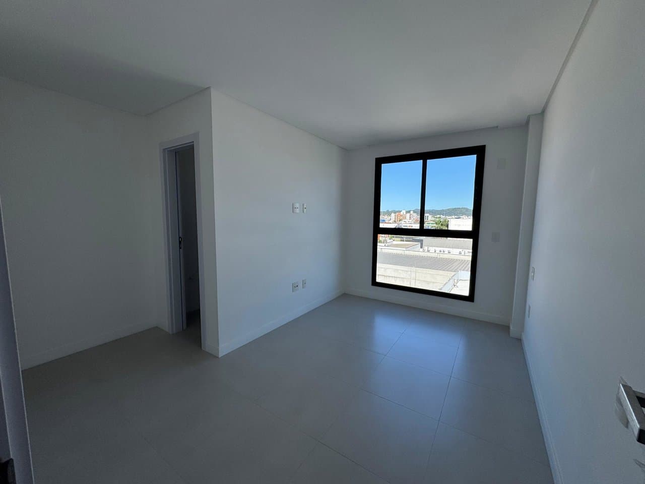 Apartamento de 2 quartos com 1 suíte e 70 m² em Bal. Camboriú