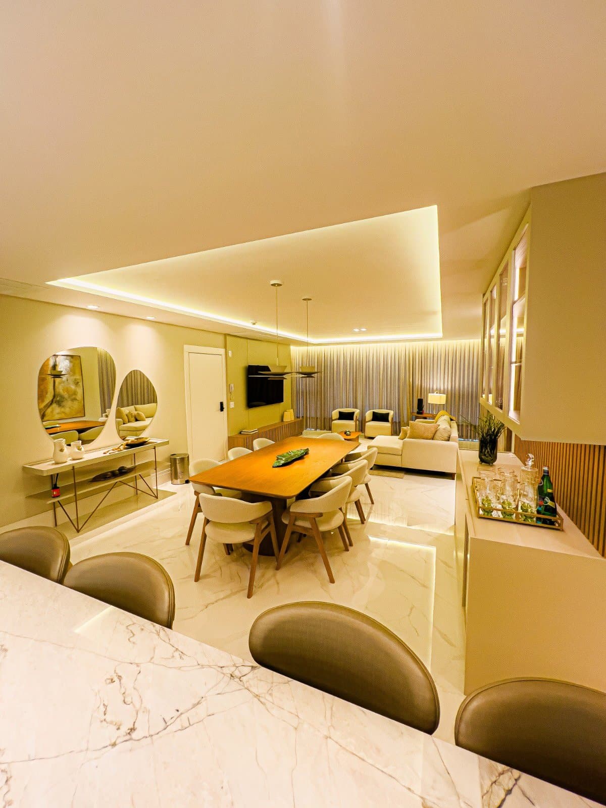 Apartamento de 4 quartos com 4 suítes e 170 m² em Bal. Camboriú