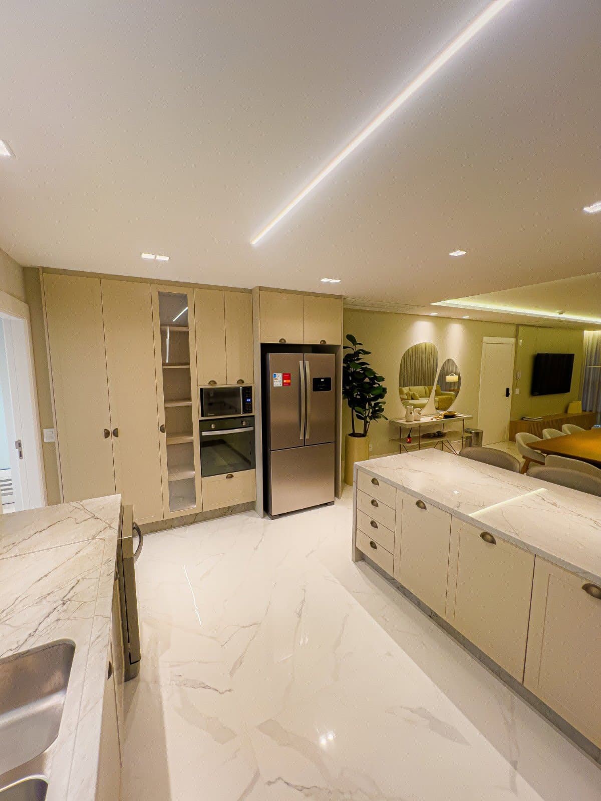 Apartamento de 4 quartos com 4 suítes e 170 m² em Bal. Camboriú
