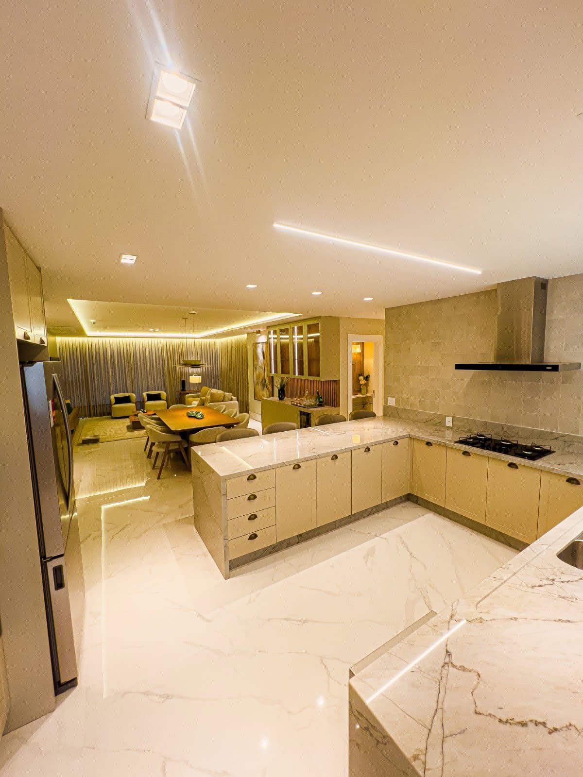 Apartamento de 4 quartos com 4 suítes e 170 m² em Bal. Camboriú