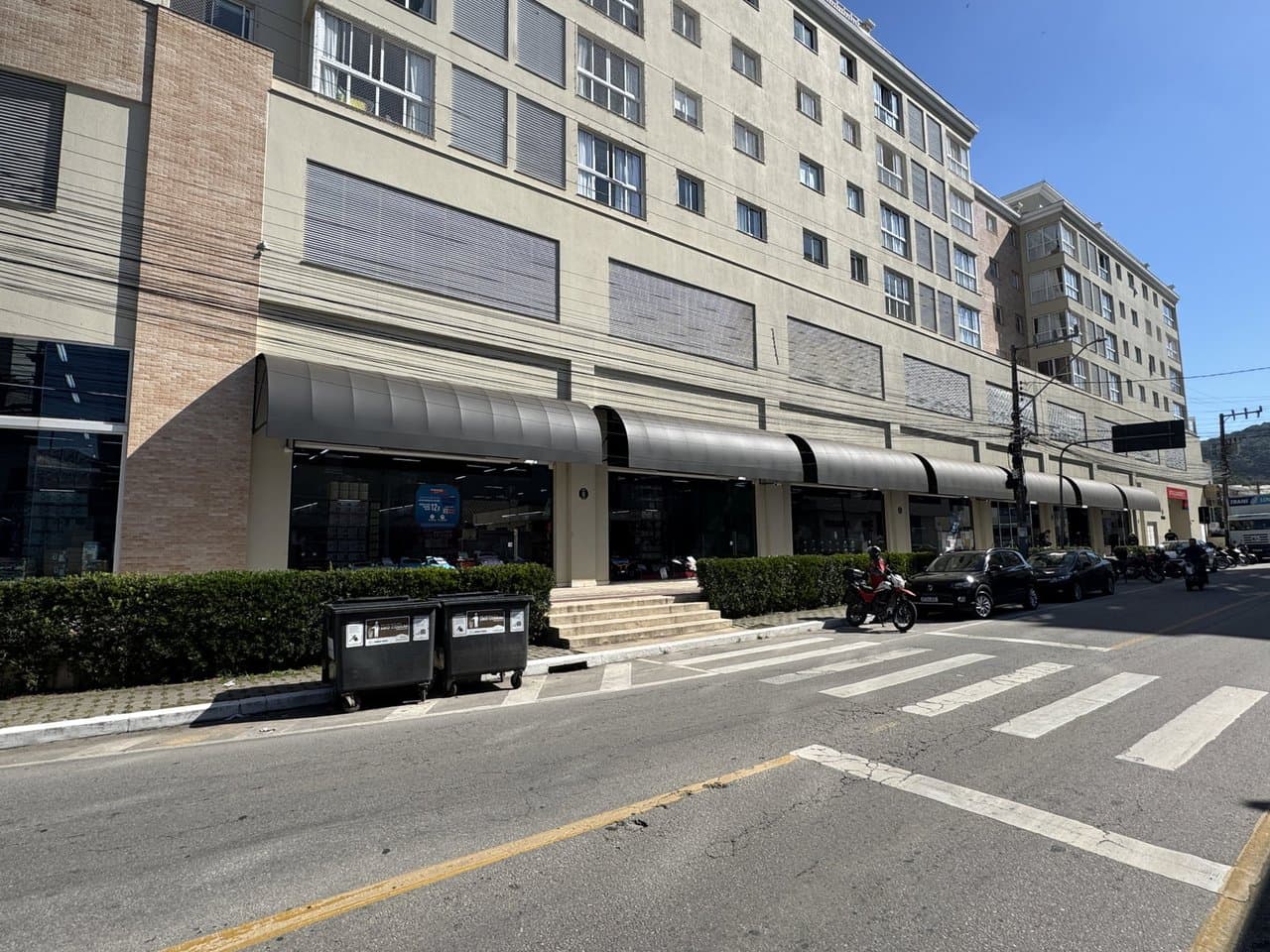Sala Comercial 2360 m² em Bal. Camboriú