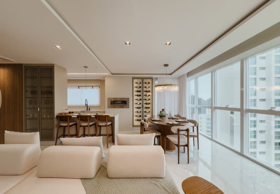Apartamento de 4 quartos com 4 suítes e 151 m² em Bal. Camboriú