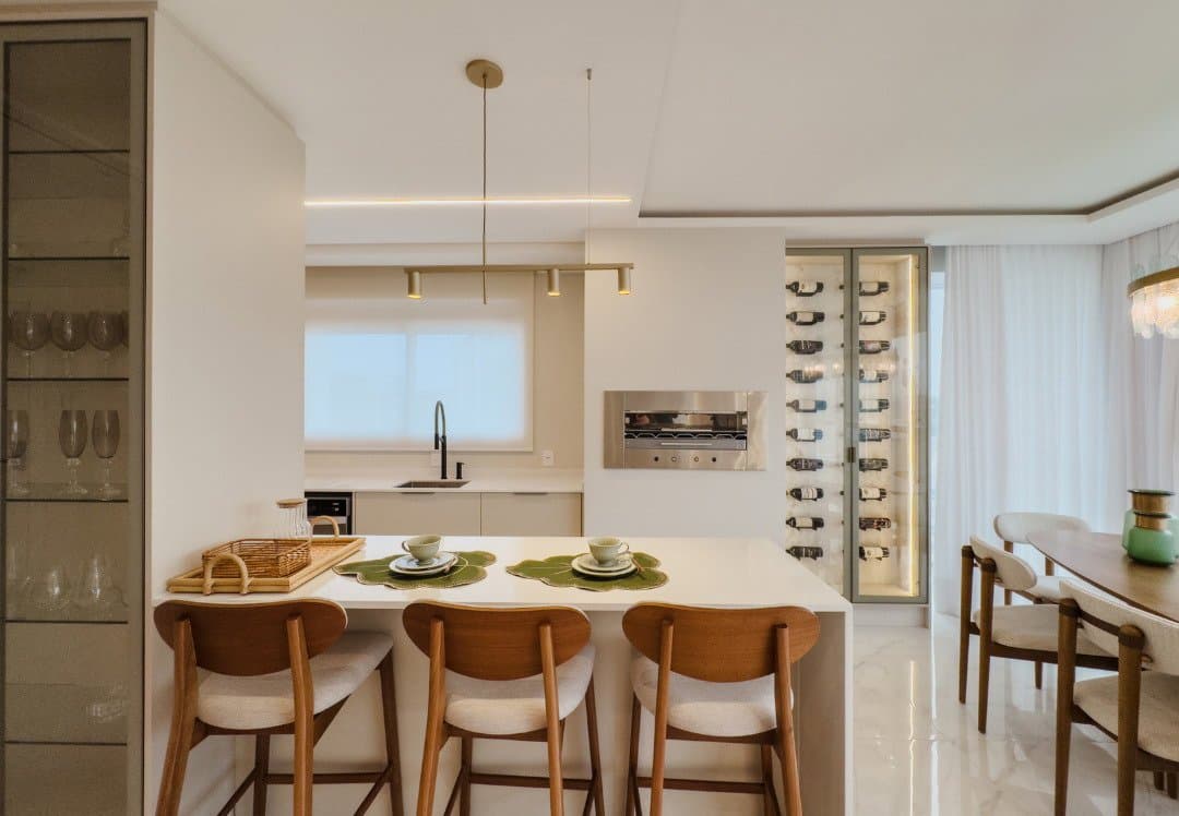 Apartamento de 4 quartos com 4 suítes e 151 m² em Bal. Camboriú