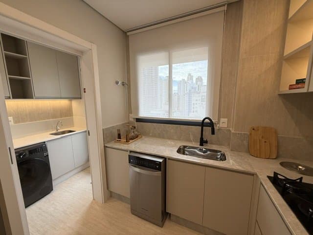 Apartamento de 3 quartos com 3 suítes e 120 m² em Bal. Camboriú