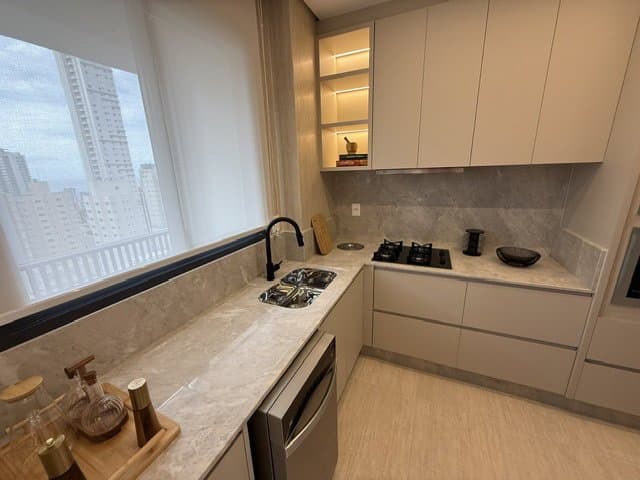 Apartamento de 3 quartos com 3 suítes e 120 m² em Bal. Camboriú