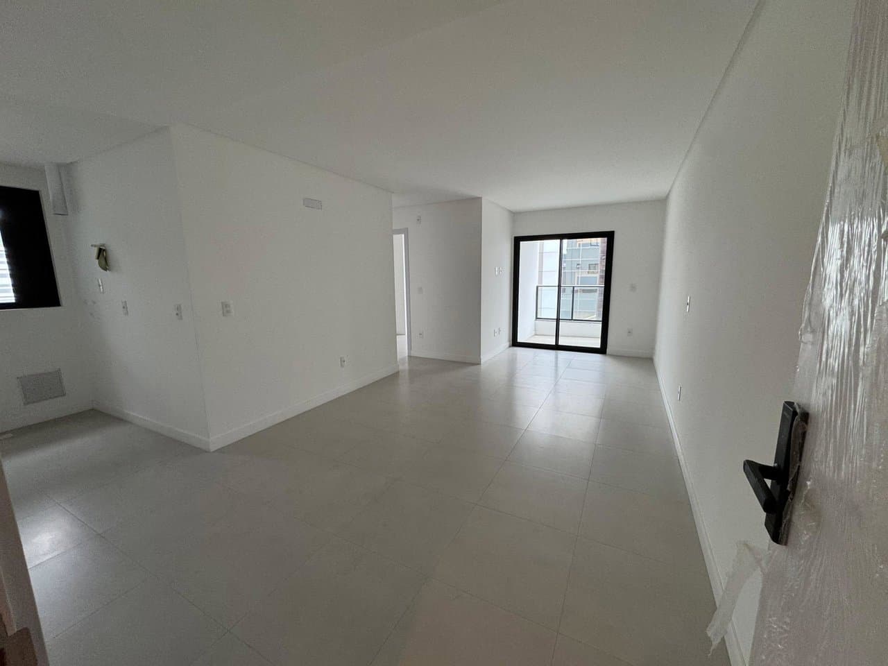 Apartamento de 2 quartos com 1 suíte e 63 m² em Bal. Camboriú