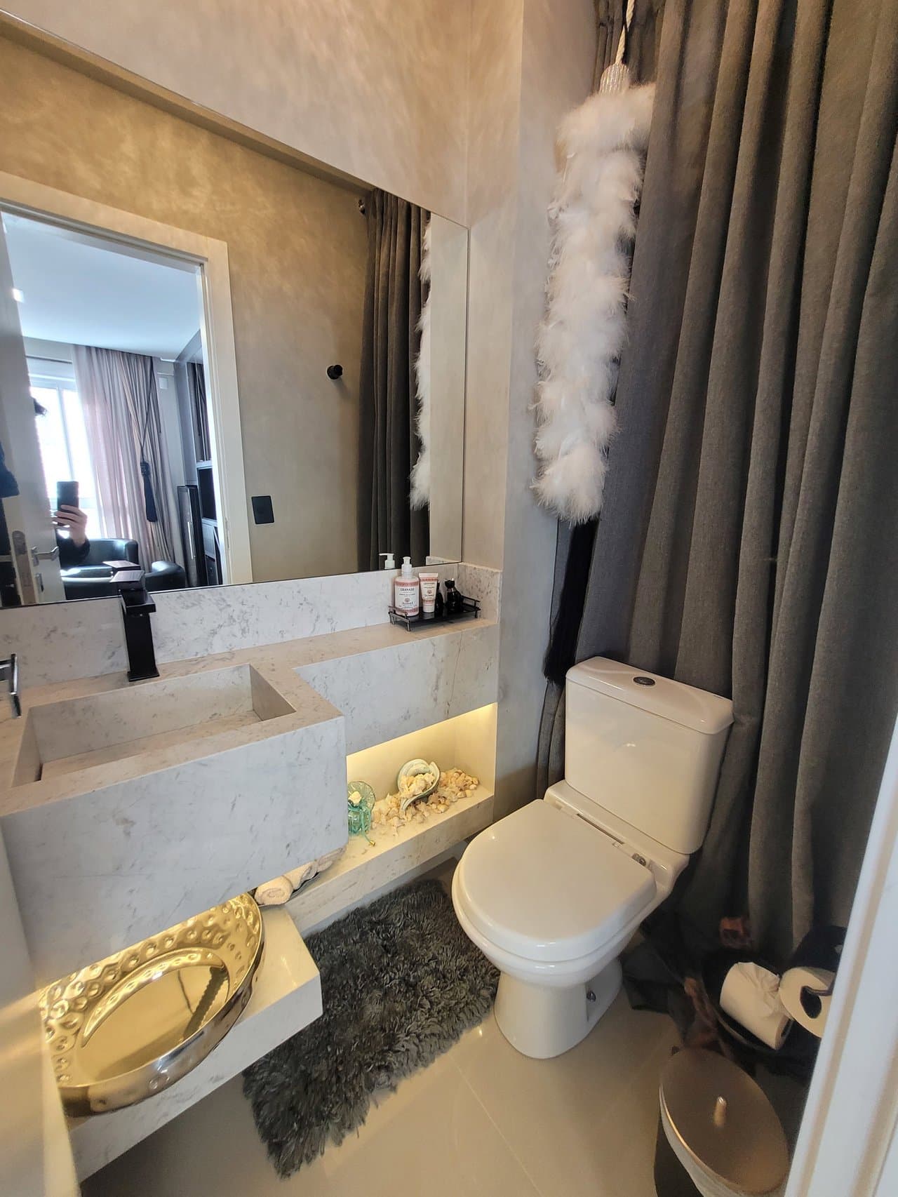 Apartamento de 3 quartos com 3 suítes e 130 m² em Bal. Camboriú