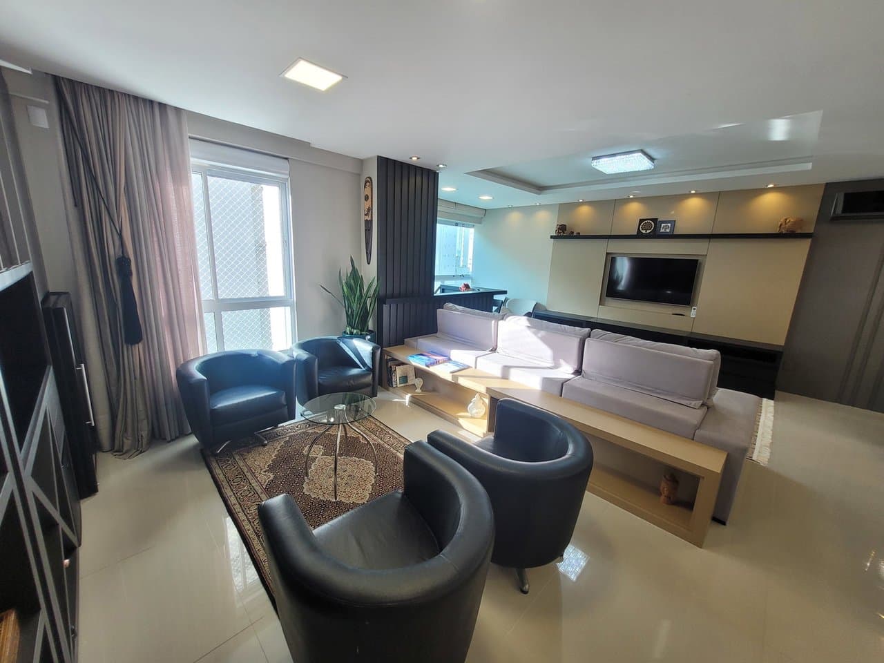 Apartamento de 3 quartos com 3 suítes e 130 m² em Bal. Camboriú