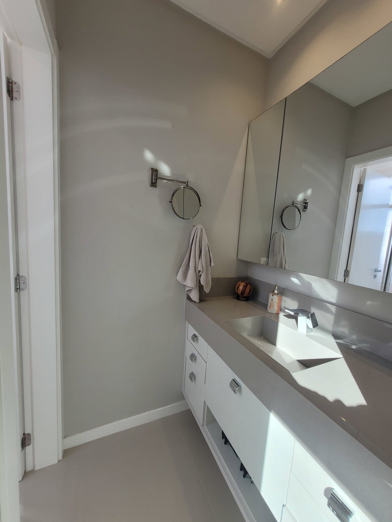Apartamento de 3 quartos com 3 suítes e 130 m² em Bal. Camboriú