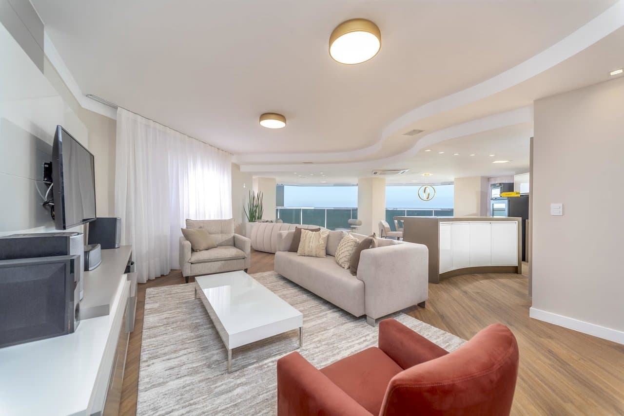 Apartamento de 4 quartos com 4 suítes e 274 m² em Bal. Camboriú