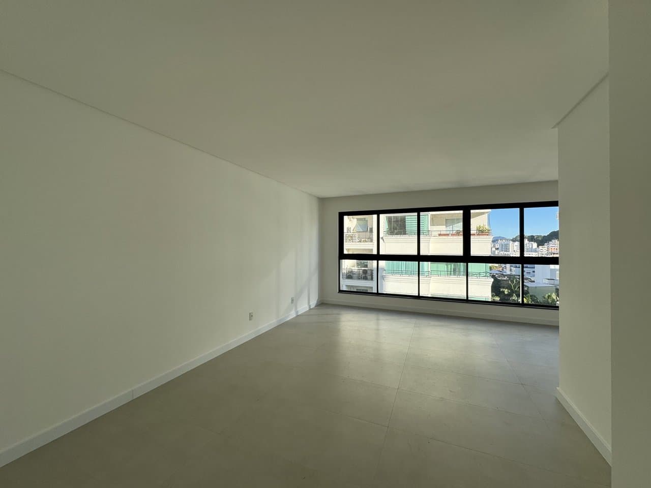 Apartamento de 3 quartos com 3 suítes e 115 m² em Bal. Camboriú