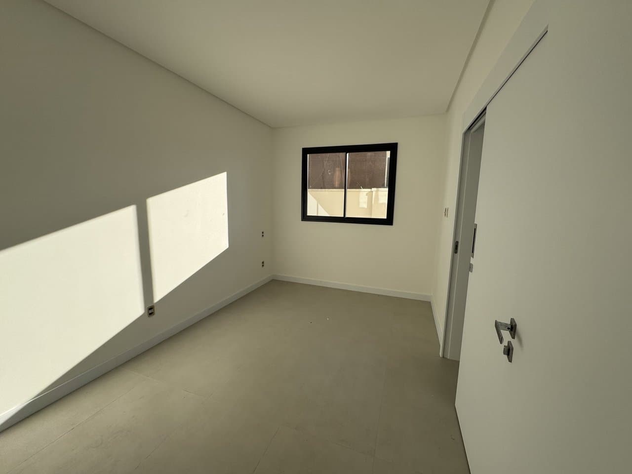 Apartamento de 3 quartos com 3 suítes e 115 m² em Bal. Camboriú
