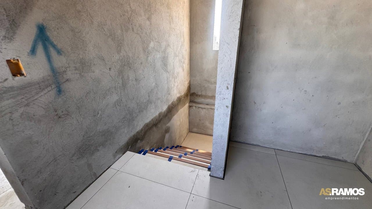 Cobertura de 4 quartos com 3 suítes e 243 m² em Bal. Camboriú