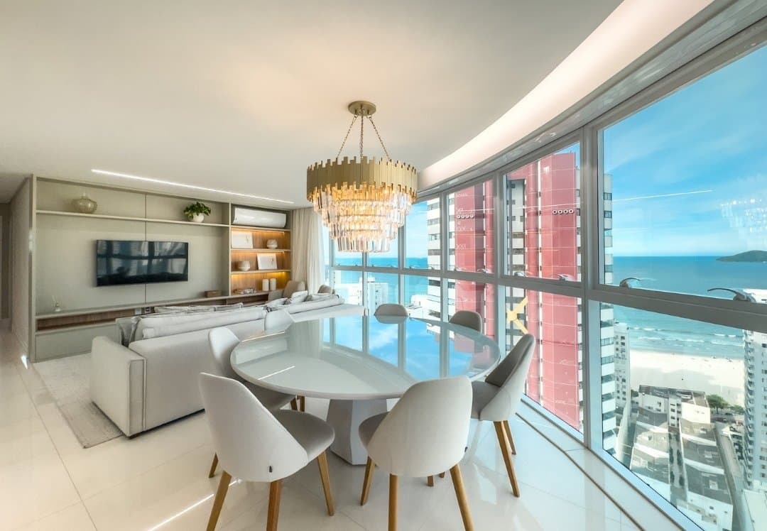 Apartamento de 4 quartos com 2 suítes e 132 m² em Bal. Camboriú