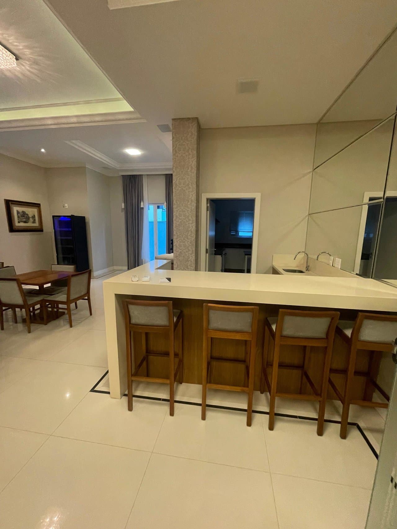 Apartamento de 3 quartos com 3 suítes e 139 m² em Bal. Camboriú