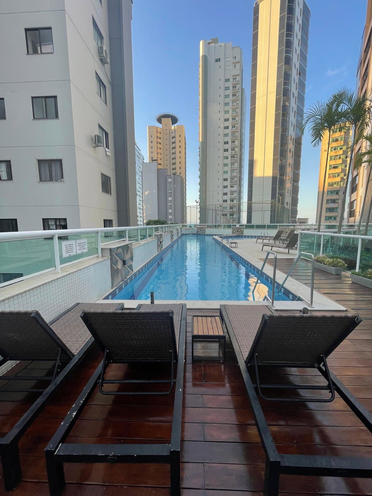 Apartamento de 3 quartos com 3 suítes e 139 m² em Bal. Camboriú